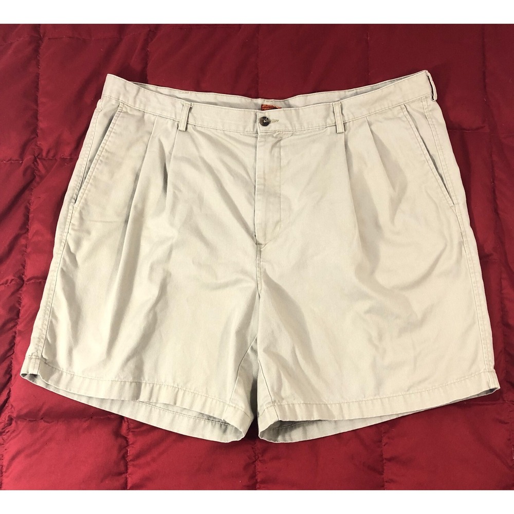 Haggar EZ's Shorts Men's Size 44 (42) Tan Khaki‎ Brown Chino Pleated 7" Inseam